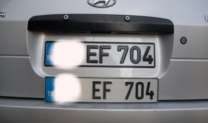 Aracı Olan Herkesi İlgilendiriyor! APP Plaka Kullananlara Dev Yaptırım: Hem Para Cezası Hem Trafikten Men!