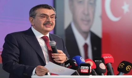 Bakan Tekin’den Tatil Açıklaması! "Kaldırmıyoruz Ama Teknik Zorunluluk Var": Ara Tatil Neden Bayramla Birleşti?