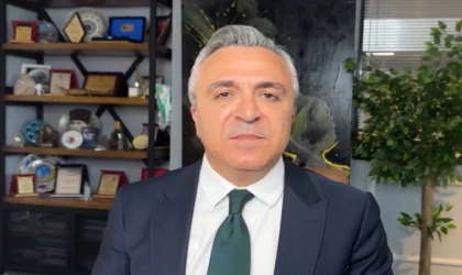 Emekliliğiniz Bir Anda Yanabilir! Özgür Erdursun’dan Korkutan "Sahte Sigorta" Uyarısı: Maaşlar Faiziyle Geri Alınacak!