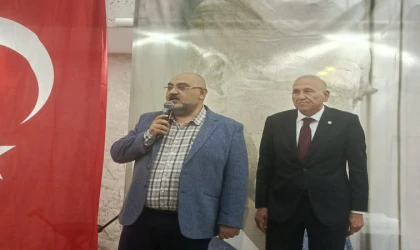 İYİ Parti'den Gaziantep'te Dev Gövde Gösterisi: Rozetler Peş Peşe Takıldı!