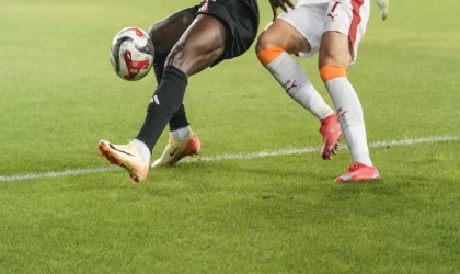 "Mart Ayı Değil, Şampiyonlar Geçidi!" Beşiktaş-Galatasaray Derbisi ve Devlerin Avrupa Savaşı: İşte Maç Takvimi!