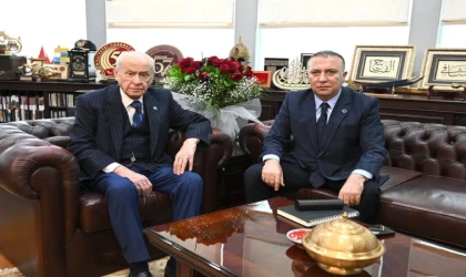 MHP’de "Ajan" Krizi ve İstifa Şoku! İzzet Ulvi Yönter Görevi Bıraktı: Devlet Bahçeli'den Olay Yaratan İlk Açıklama!