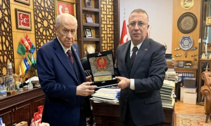 MHP’de Deprem! İzzet Ulvi Yönter İstifa Etti: "Gördüğüm Lüzum Üzerine..."