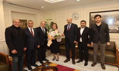 Muhtarlardan Fatma Şahin’e Dev Teşekkür! "Muhtar Akademisi" ve "Muhtar Ligi" Projeleriyle Gaziantep Modeli Türkiye’ye Örnek Oldu!