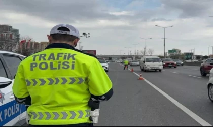 Radarda Kaçacak Yer Kalmadı! Yeni Trafik Yasası Yürürlükte: Radar Tespit Cihazı Kullanan Yandı!