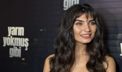 Tuba Büyüküstün Kaç Yaşında, Nereli? Girit Ve Kırım Kökenli Güzel Oyuncunun Kariyer Basamakları!