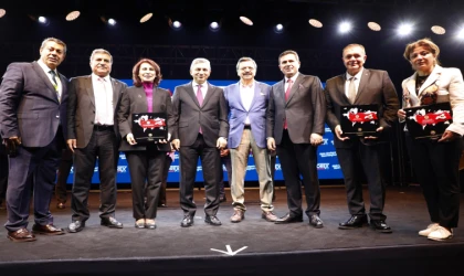 Antep Lahmacunu ve Fıstık Ezmesi Avrupa'yı Fethetti! Gaziantep Ticaret Borsası’na YÖREX’te Dev Ödül: Tescilli Lezzetler Artık Dünyanın Korumasında!