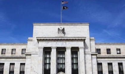 FED Kararı Açıklandı! Faiz Sabit, Enflasyon ve Orta Doğu Mesajı Dikkat Çekti