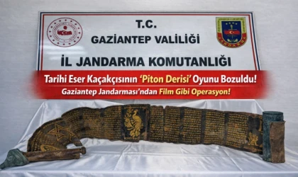 Gaziantep'te 2 Metrelik "Piton Derisi" Üzerine Altın Yazmalı Kitap Ele Geçirildi! Jandarma'dan Tarihi Eser Kaçakçısına Şok Baskın!