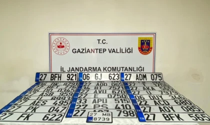 Gaziantep’te Oto Yıkamacı Görünümlü 'Plaka Darphanesi'! Jandarma Baskınında Sahte APP Plakalar Ele Geçirildi!