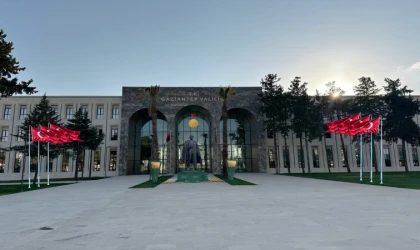 Gaziantep'te Tarihi Taşınma! Atatürk Heykeli Yeni Valilik Binası'na Gidiyor: Mayıs Ayında Törenle Açılacak!