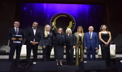 Türkiye’de Yılın Kadın Yerel Yöneticisi Fatma Şahin! Gaziantep’e Gurur Veren Ödül İstanbul’dan Geldi!