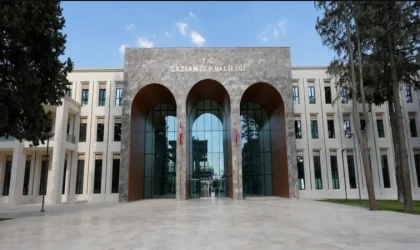 Gaziantep’te Elektrik İsyanına Valilikten Yanıt! 127 Dev Direk Devrildi: Hangi Mahallelere Ne Zaman Enerji Verilecek? İşte O Liste!