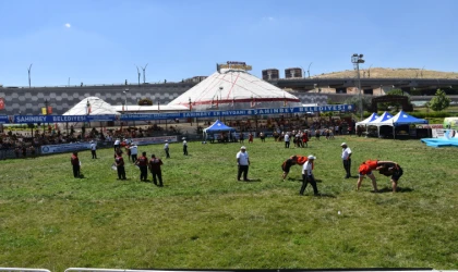 Gaziantep’te 600 güreşçi er meydanına çıktı! Şahinbey’de büyük şampiyona başladı