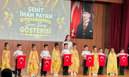Miniklerden dev gösteri! Anaokulu çocuklarının gösterisi ilgi gördü 