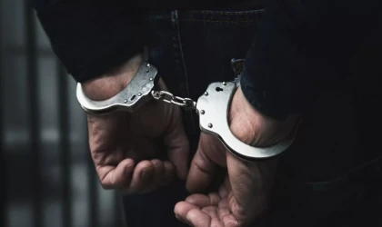 “İçlerine şeytan girdi” dedi, iki ablasına saldırdı