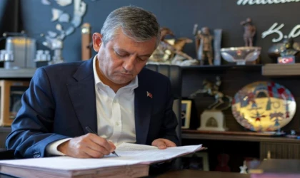 Özgür Özel CHP’den Ayrıldı! Yeni Parti İçin Resmî Başvuru Yapıldı