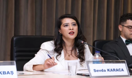 Sevda Karaca Akşehir’de şiddete uğrayan kadın işçiyi gündeme taşıdı