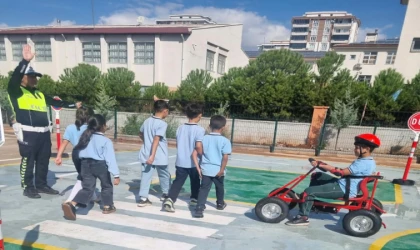 Nursel Cavit Karslıgil İlkokulu’nda Trafik Eğitim Parkı Açıldı!