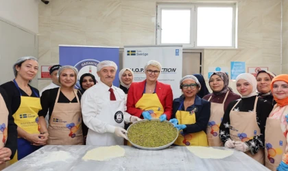 İsveç Büyükelçisi Funered, Şahinbey Belediyesi Aşevi’nde baklava açtı